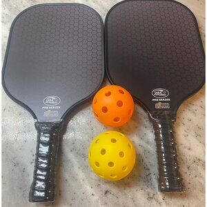 NEW Gorilla Grip Gear Pickleball Paddle Set of 2 with Pickleball Balls Bag